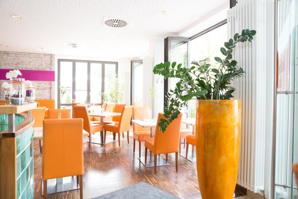 Arooma Hotel
